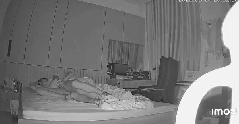 Hack camera cặp đôi vợ chồng dâm